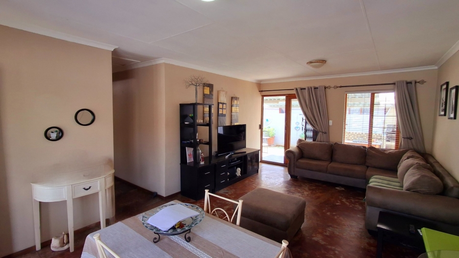 2 Bedroom Property for Sale in Vaalpark Free State
